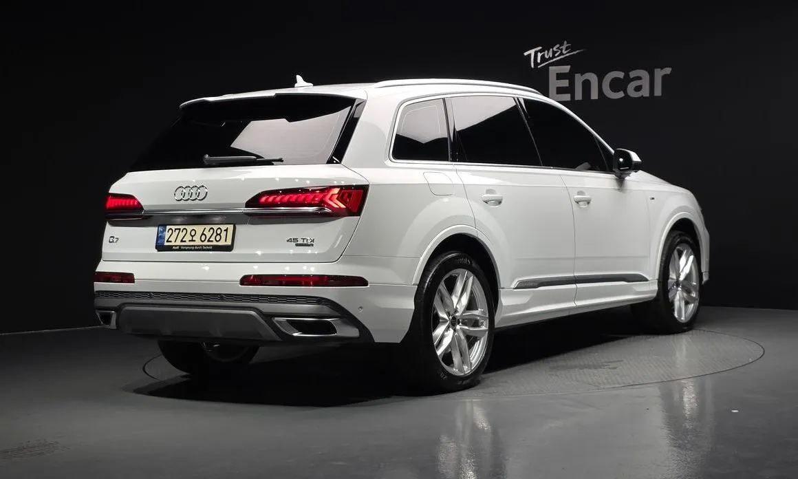 Audi Q7 — фото 6