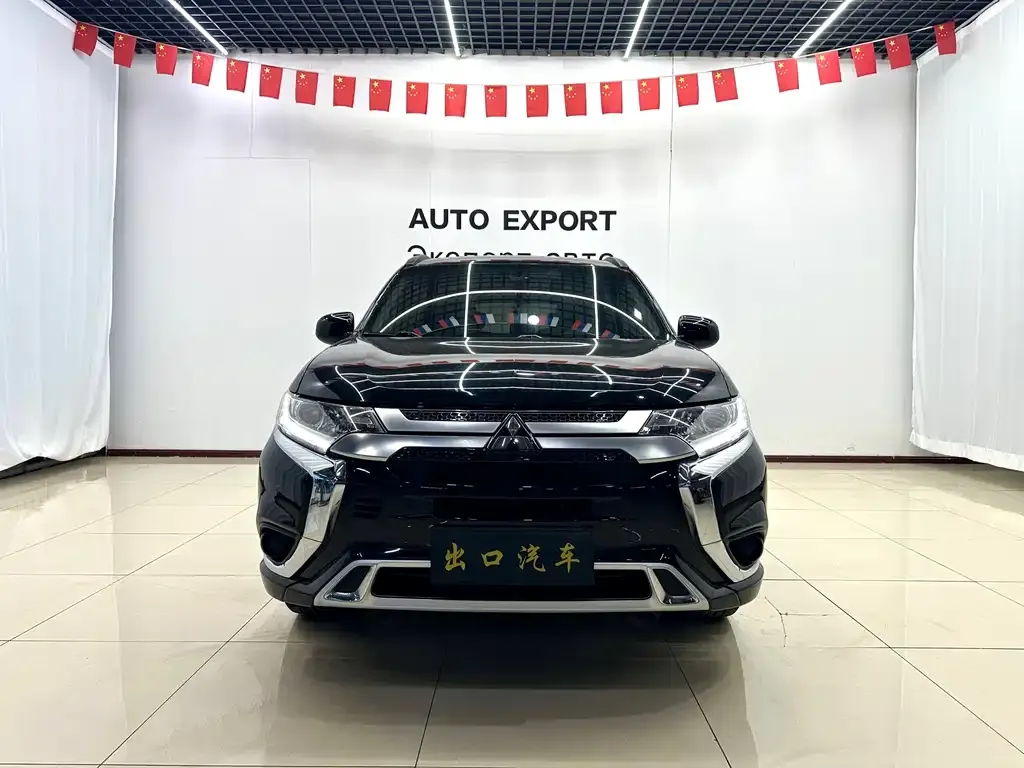 Mitsubishi Outlander — фото 5