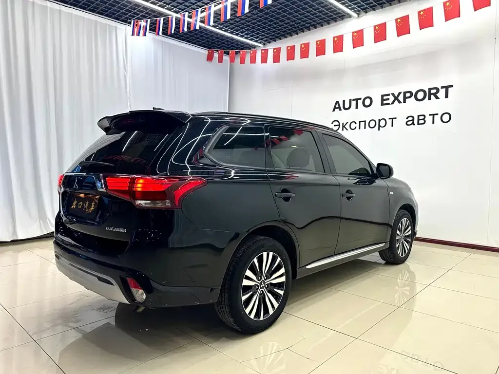 Mitsubishi Outlander — фото 3