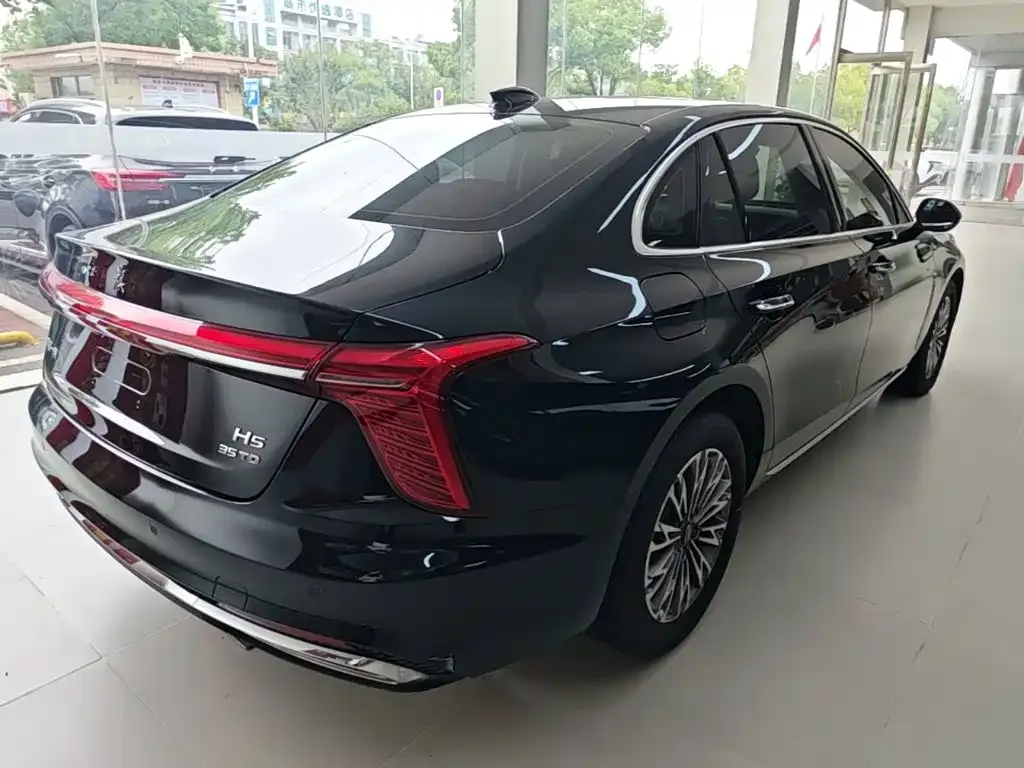 Hongqi H5 — фото 2
