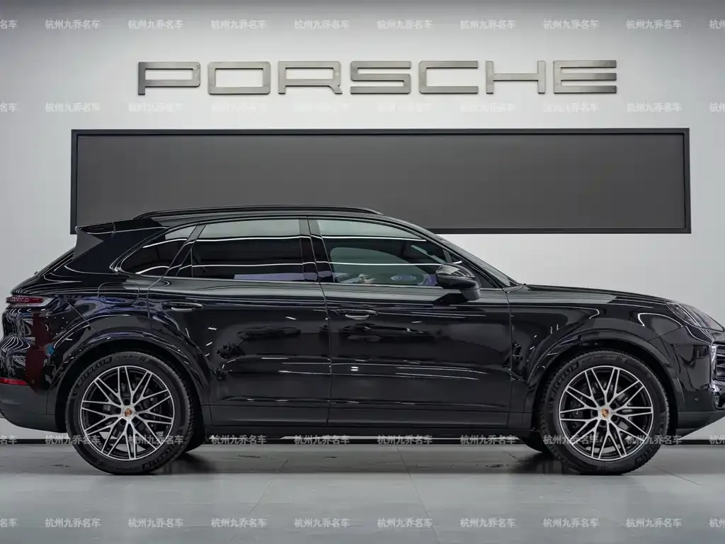 Porsche Cayenne — фото 7
