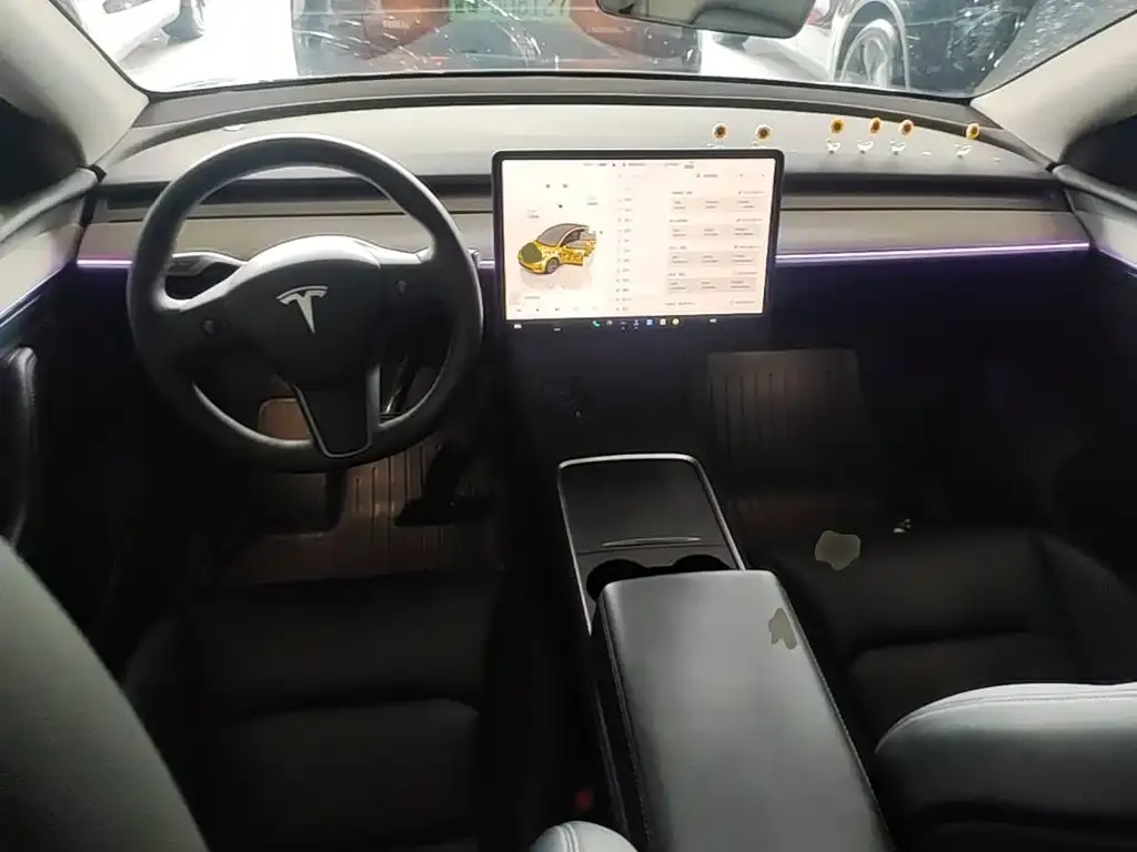 Tesla Model Y — фото 2