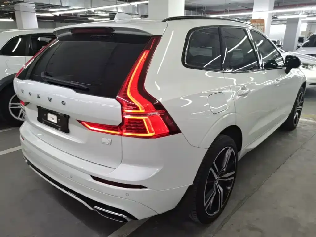 Volvo XC60 PHEV — фото 2