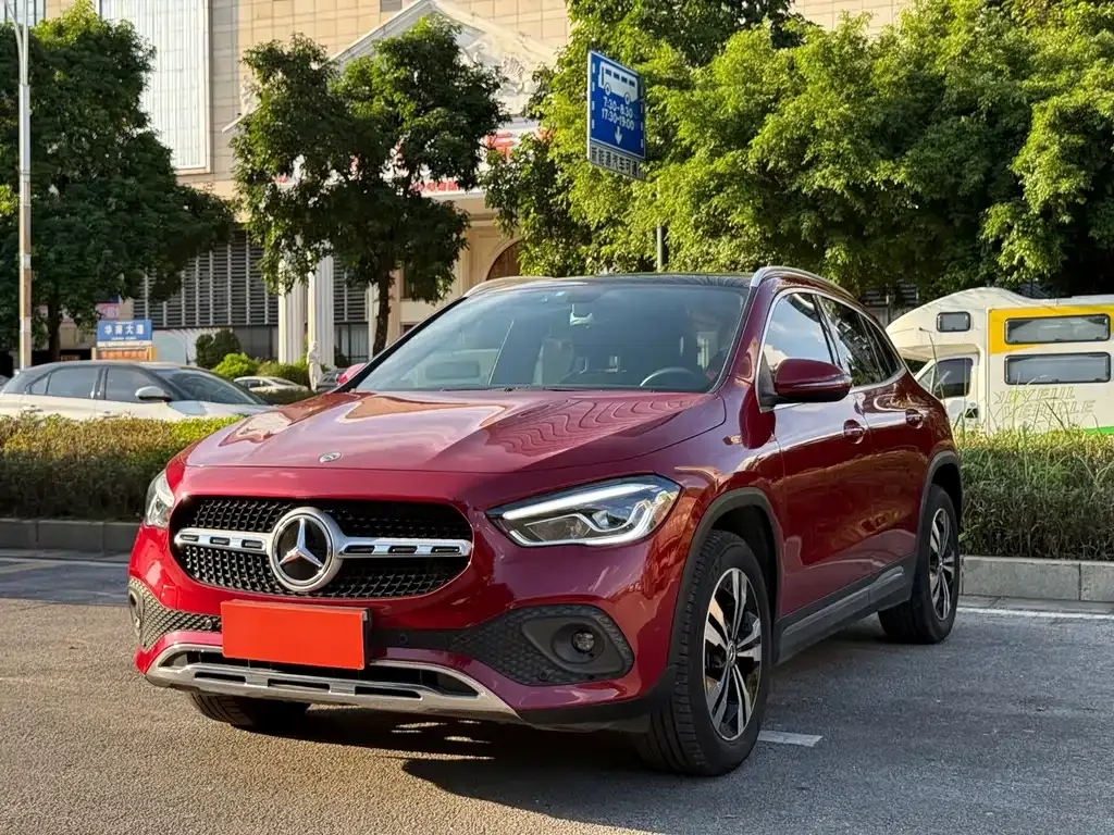 Mercedes-Benz GLA — фото 1