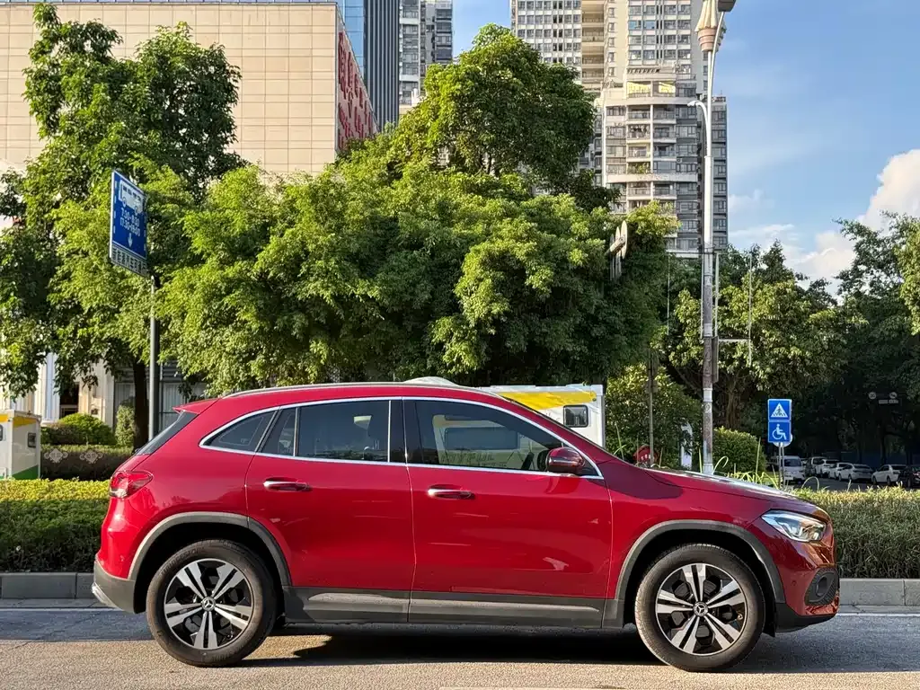 Mercedes-Benz GLA — фото 8