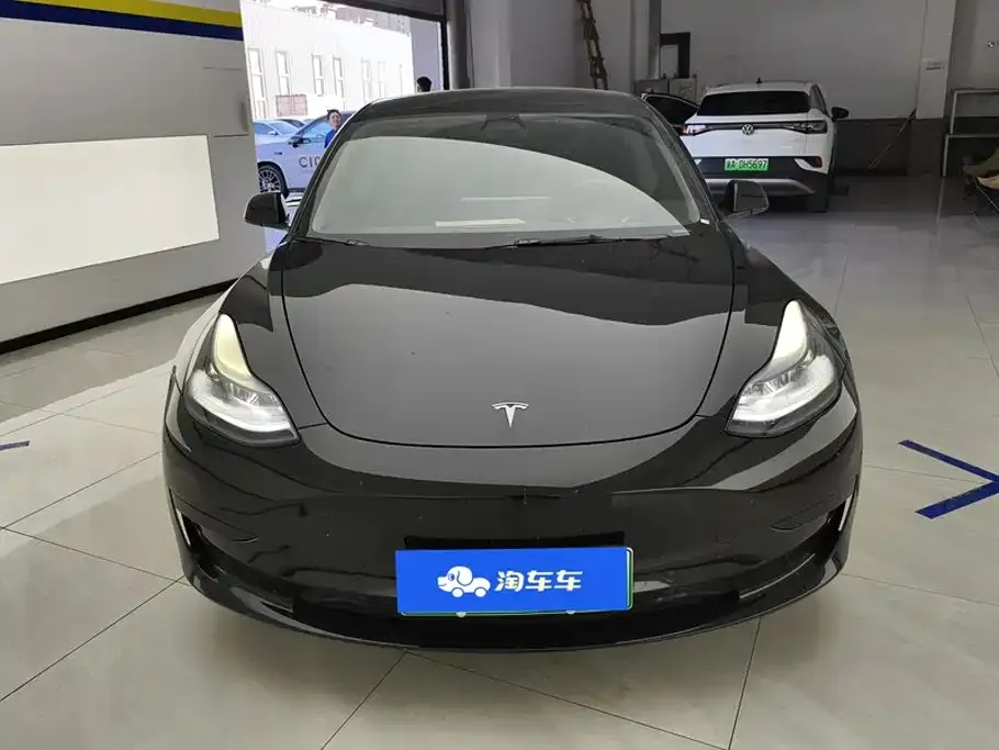 Tesla Model 3 — фото 3