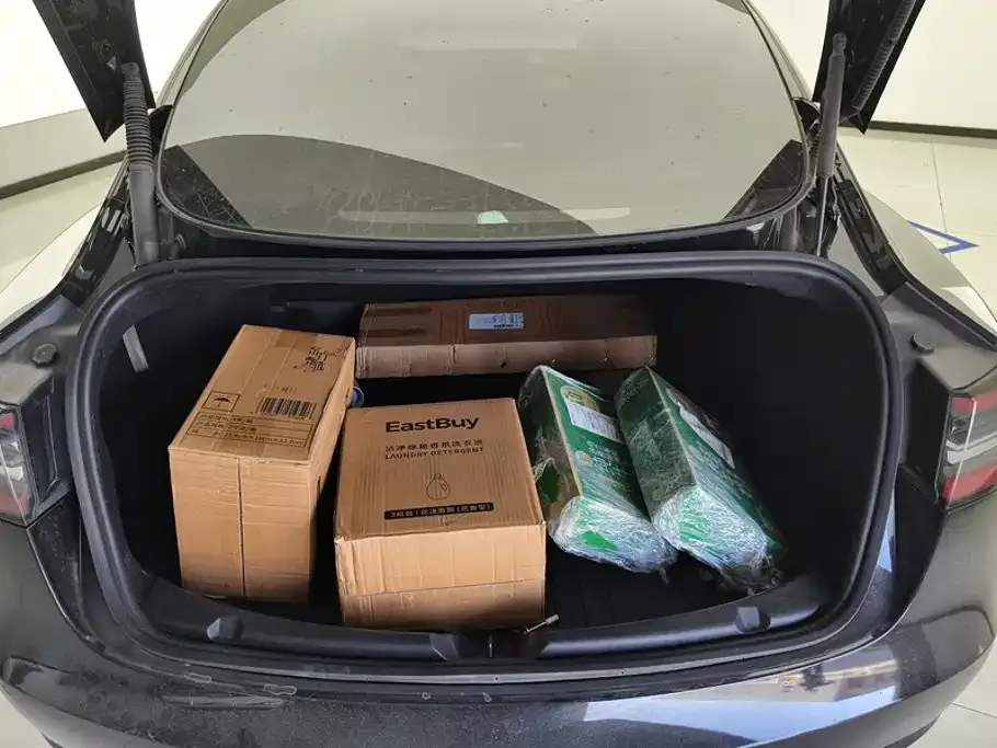 Tesla Model 3 — фото 10