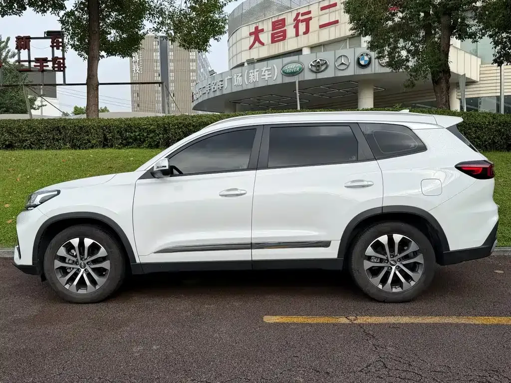 Chery Tiggo 8 — фото 10