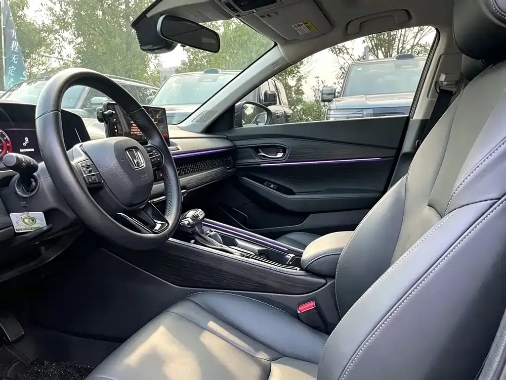 Honda Accord — фото 9