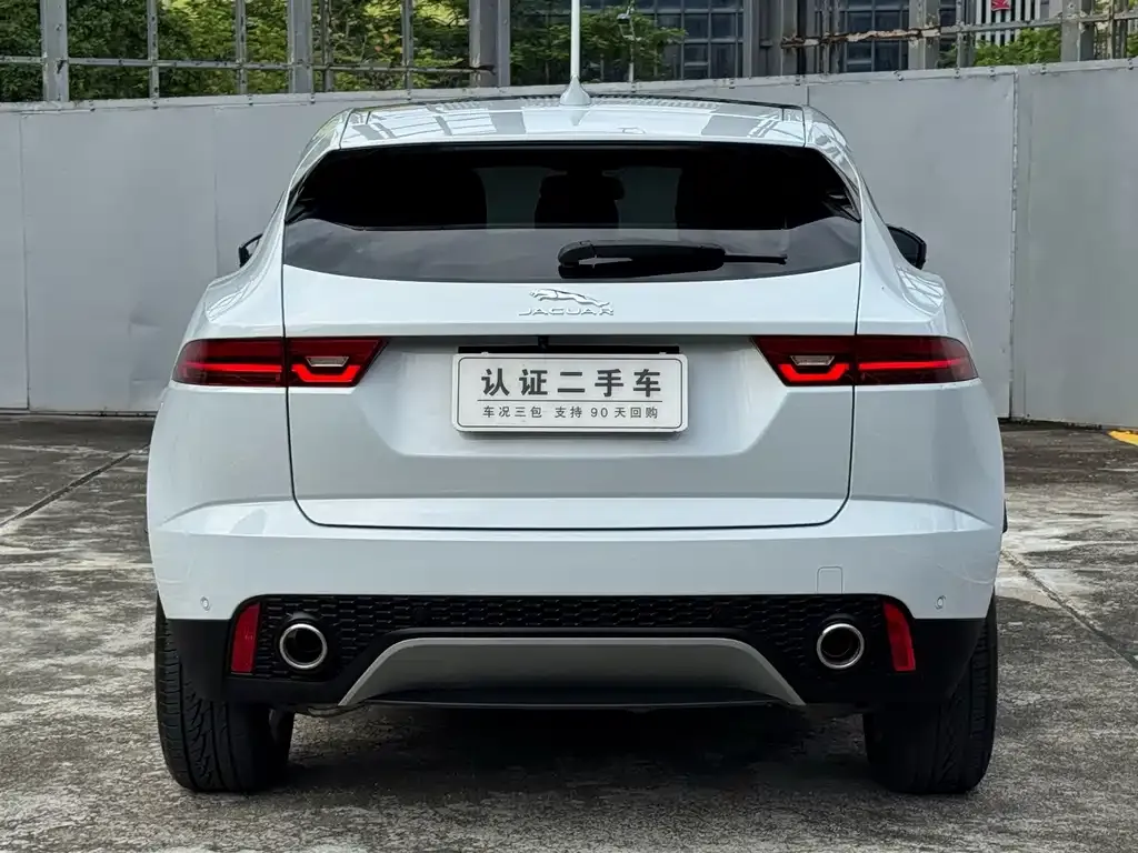 Jaguar E-PACE — фото 3