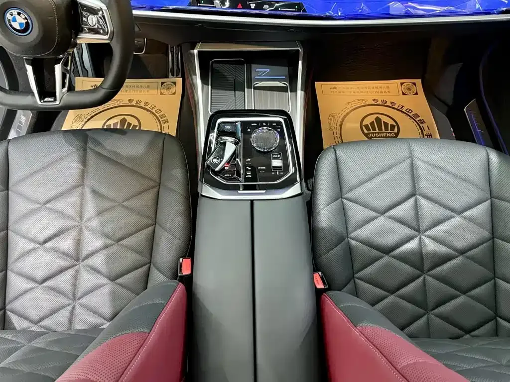 BMW i7 — фото 10