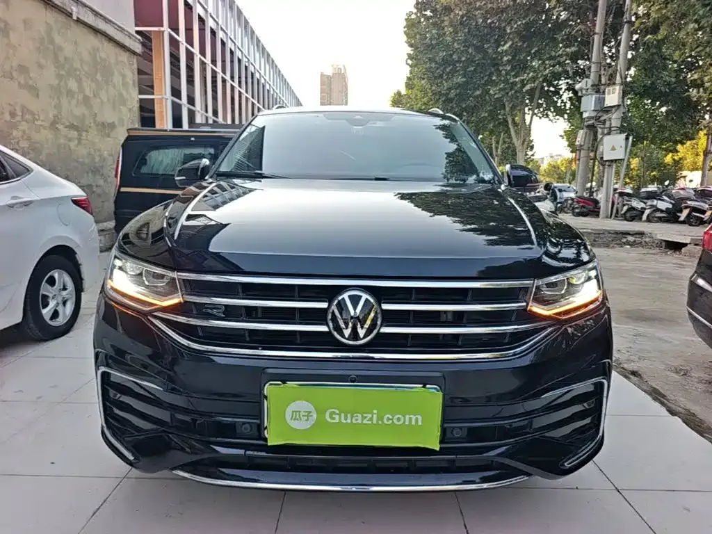 Volkswagen Tiguan L — фото 9