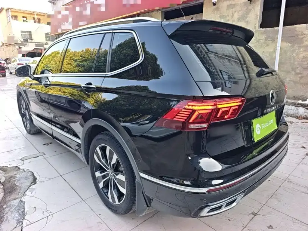 Volkswagen Tiguan L — фото 4