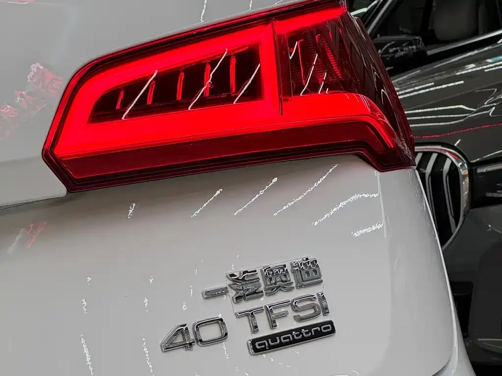 Audi Q5L — фото 8