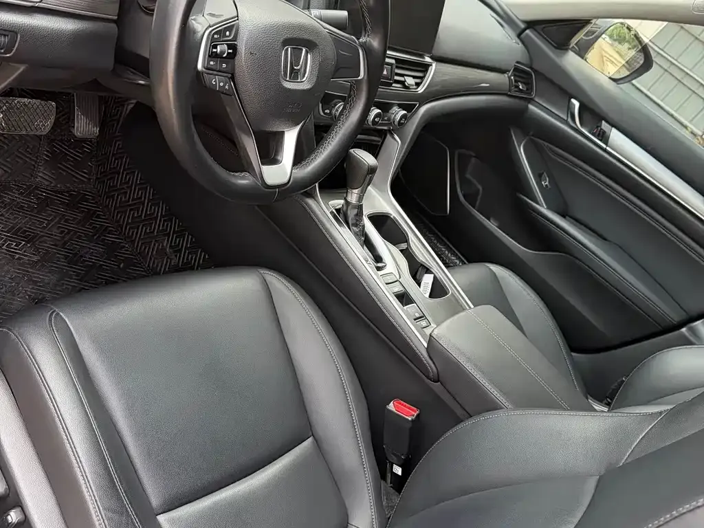 Honda Accord — фото 7
