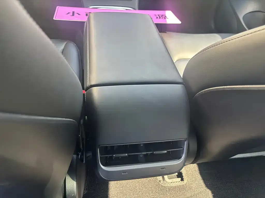 Tesla Model 3 — фото 3