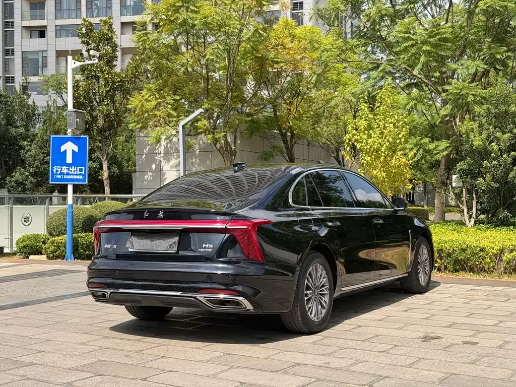 Hongqi H5 — фото 10