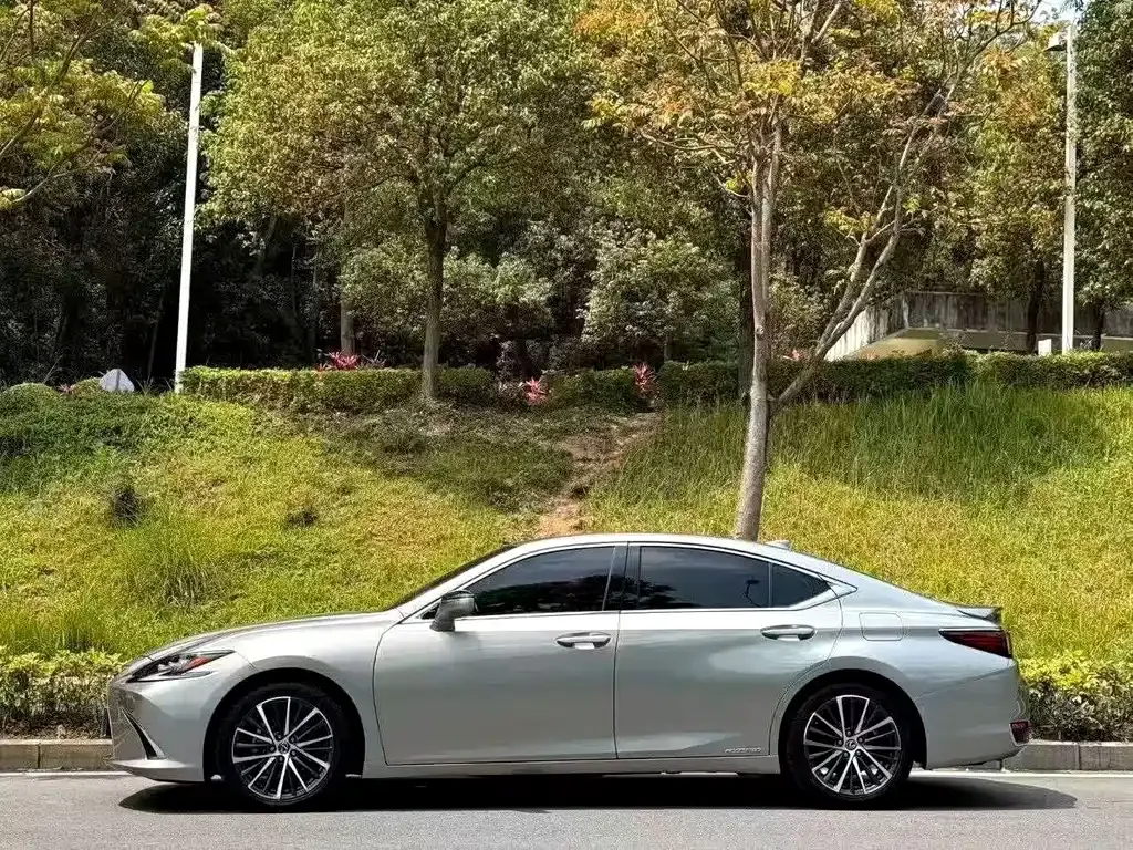 Lexus ES — фото 9