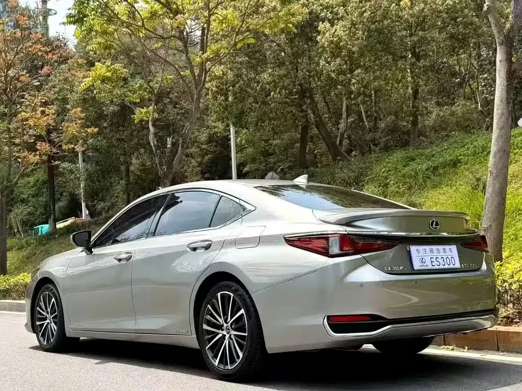 Lexus ES — фото 3