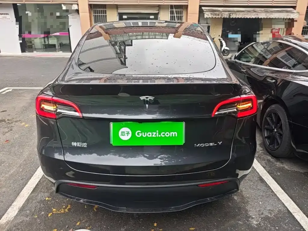 Tesla Model Y — фото 9