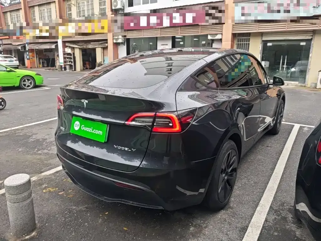 Tesla Model Y — фото 4