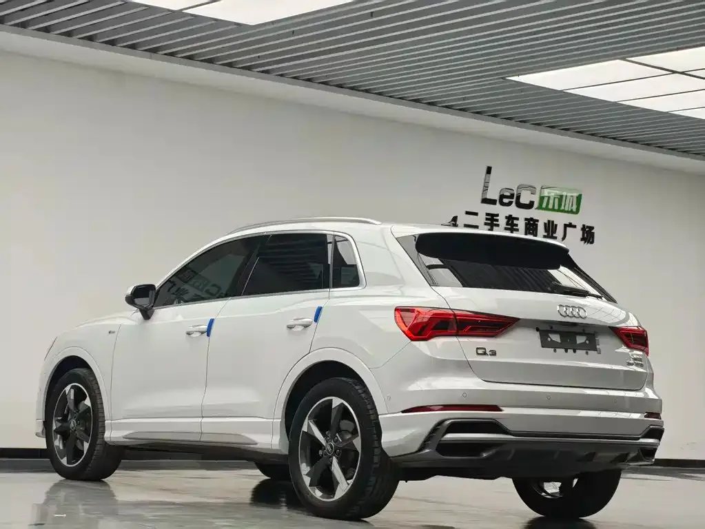 Audi Q3 — фото 10