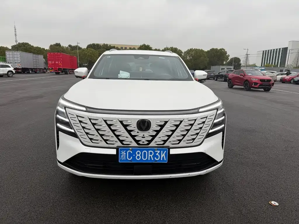 Changan CS75 PLUS — фото 1