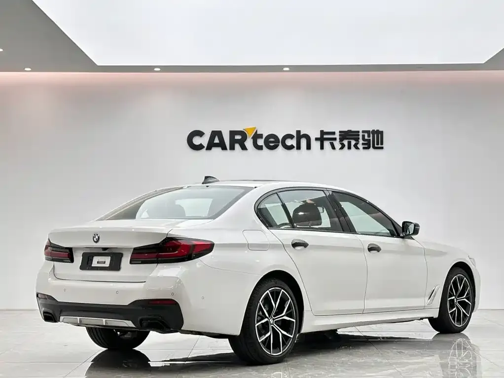 BMW 5 Series — фото 5