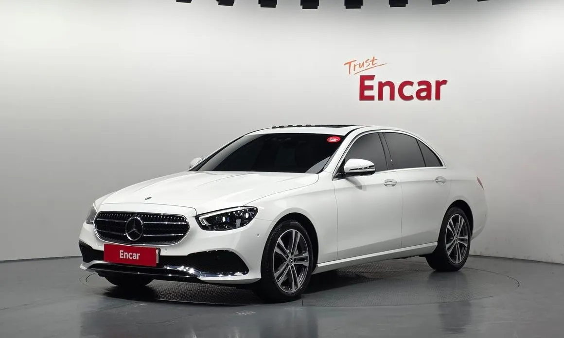 Mercedes-Benz E-Class — фото 1