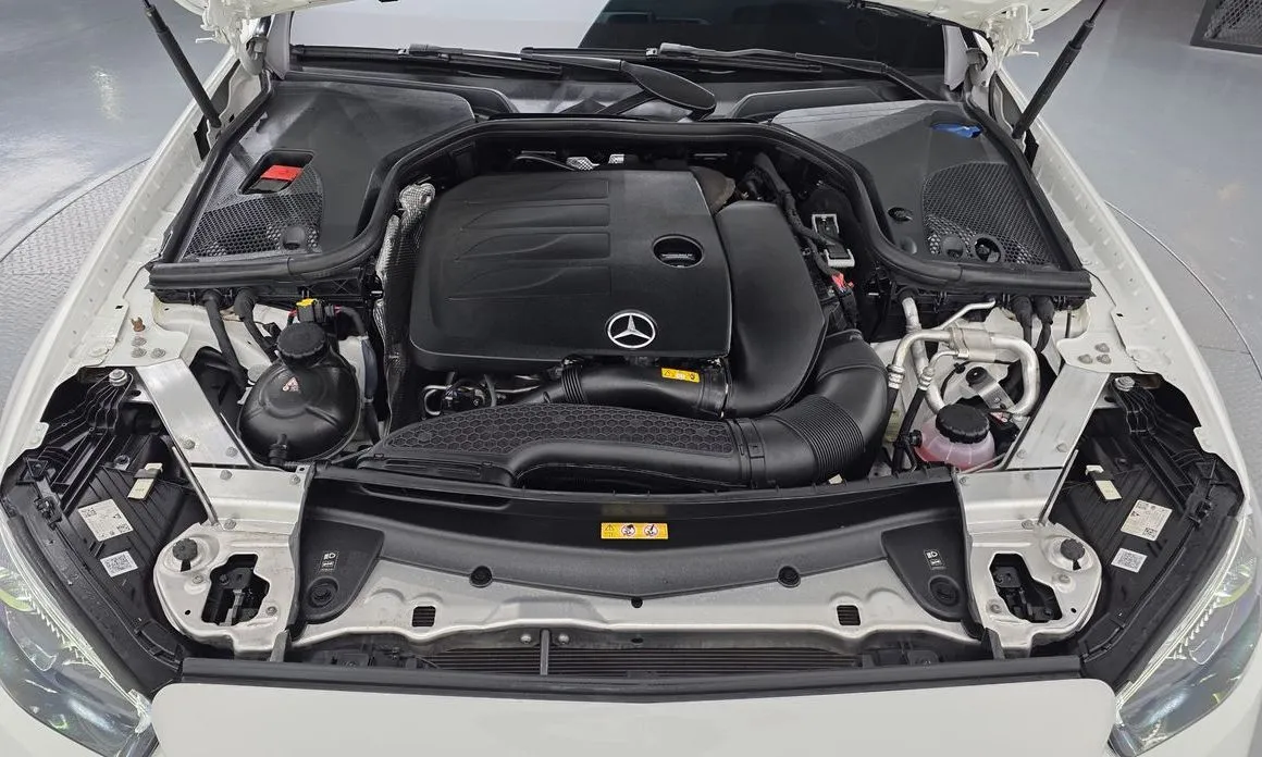 Mercedes-Benz E-Class — фото 10