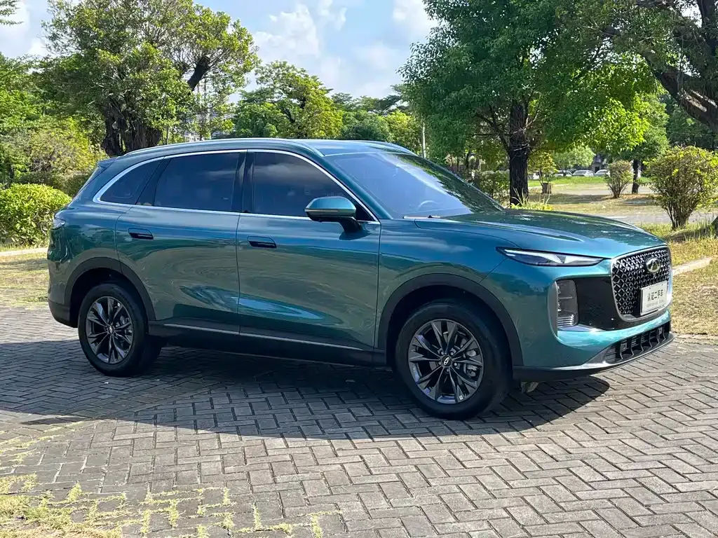 Chery Tiggo 8 — фото 10