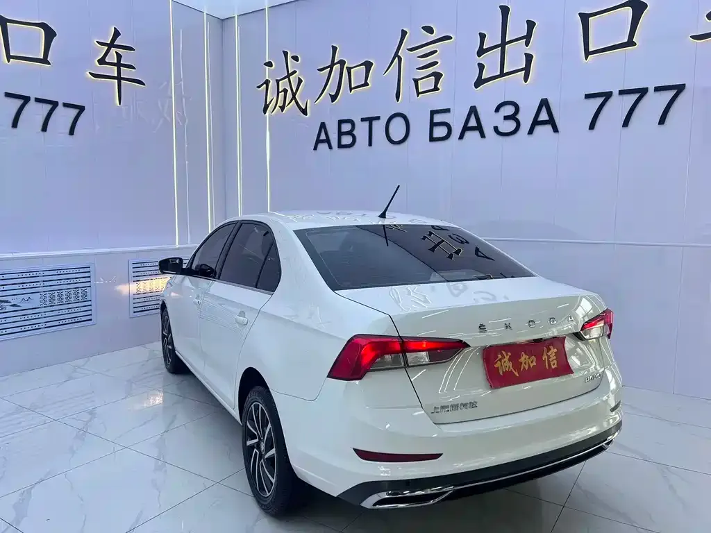Skoda Rapid — фото 4