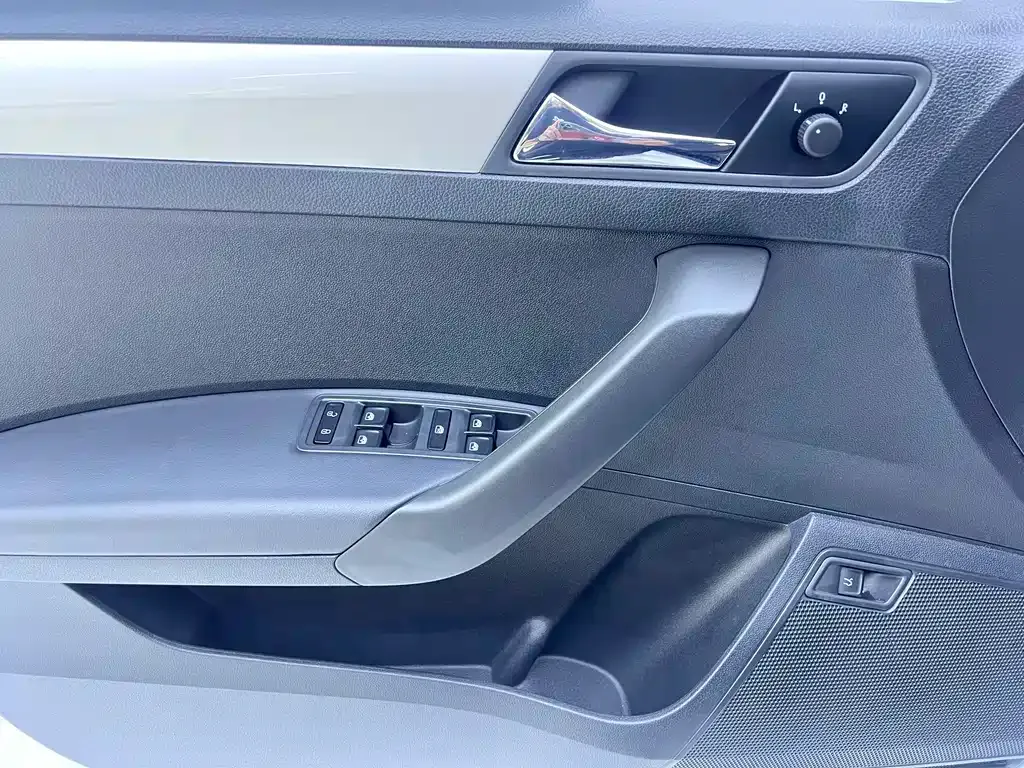 Skoda Rapid — фото 10