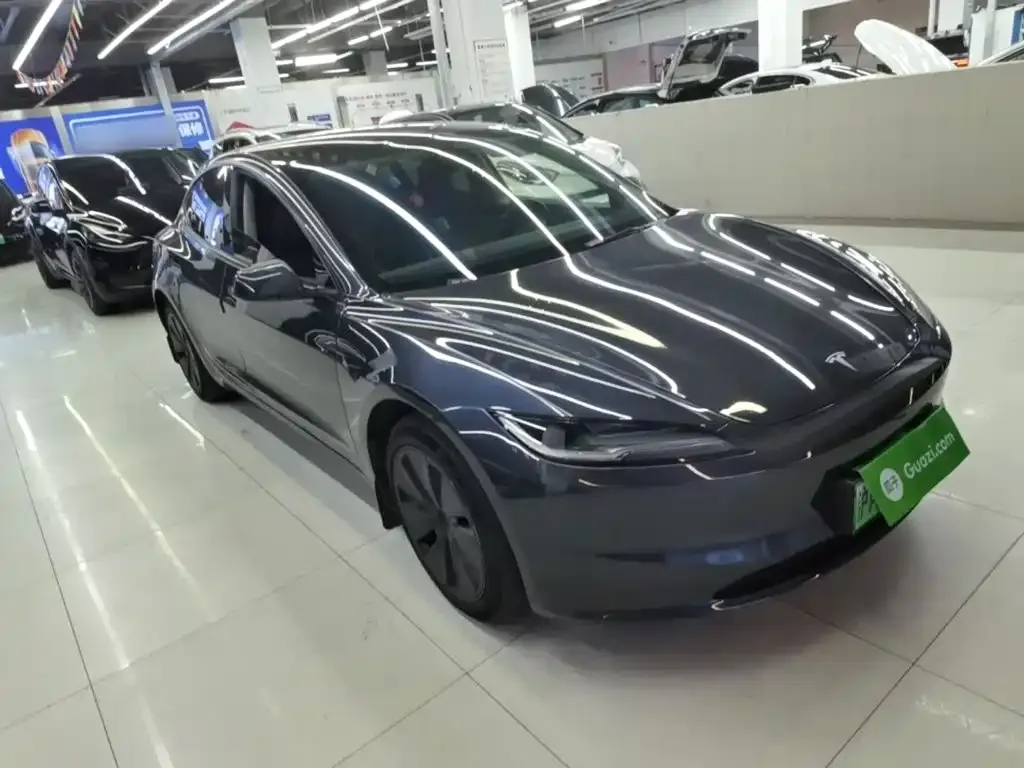 Tesla Model 3 — фото 10