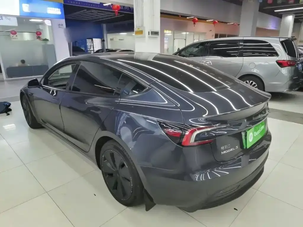 Tesla Model 3 — фото 3
