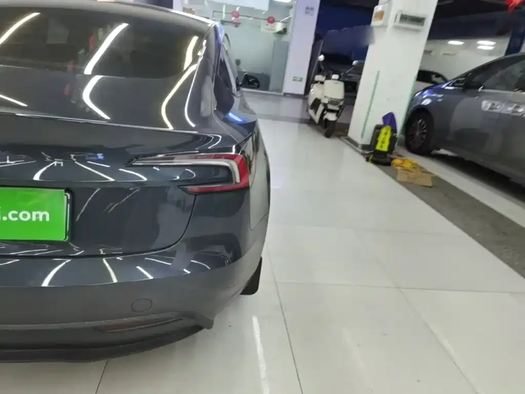Tesla Model 3 — фото 6