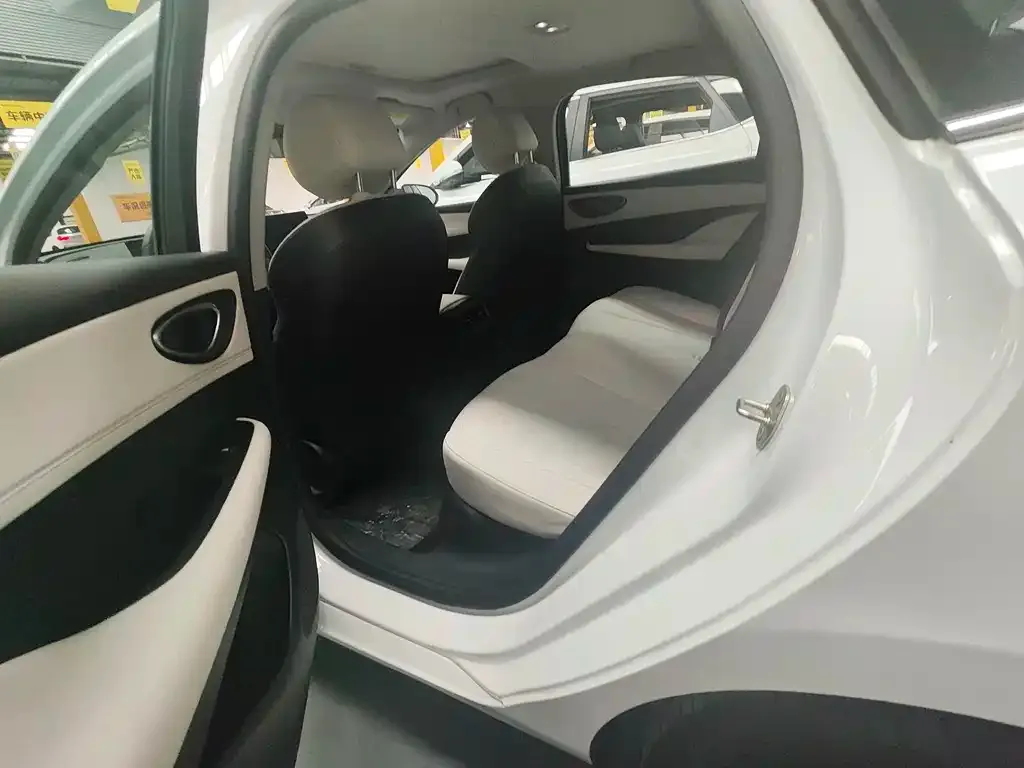 BYD Seal 05 DM-i — фото 3