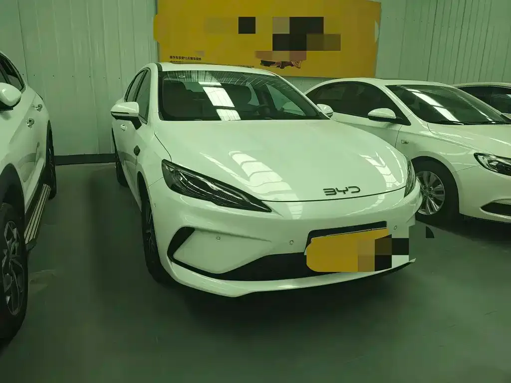 BYD Seal 05 DM-i — фото 8