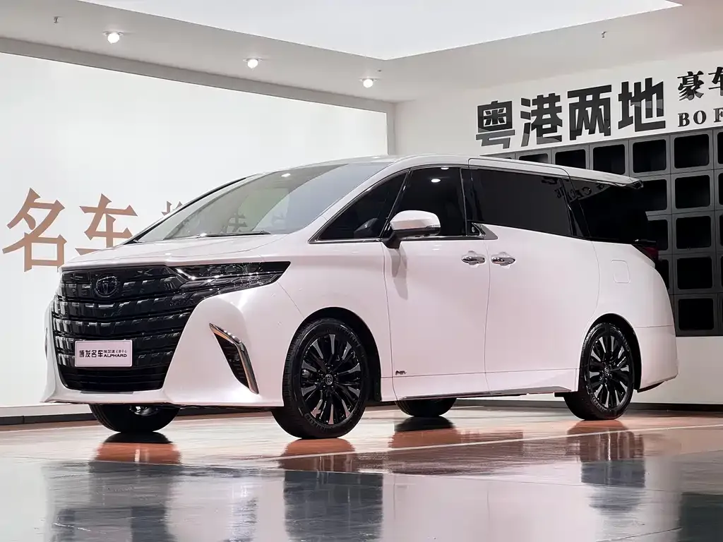 Toyota Alphard — фото 1