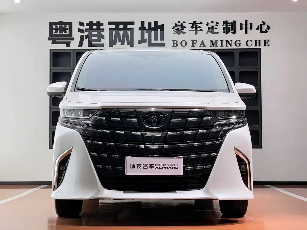 Toyota Alphard — фото 6