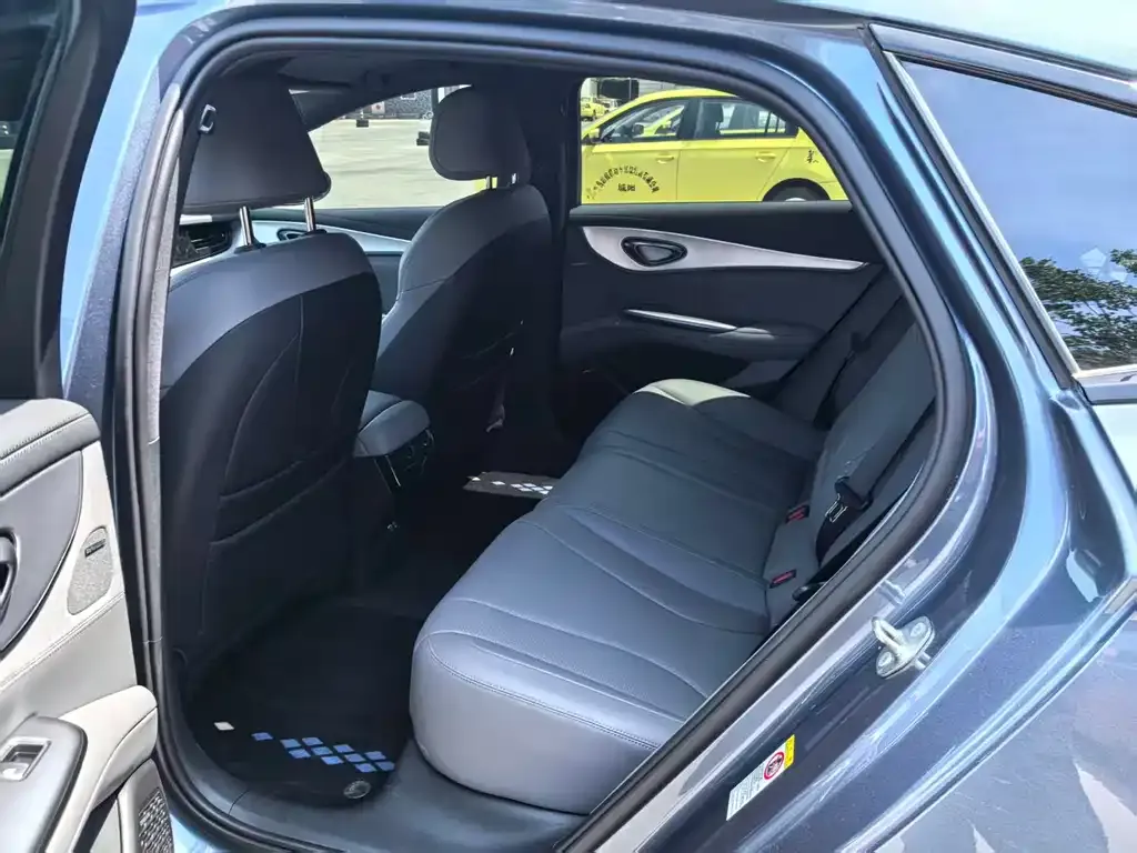 BYD Seal 07 DM-i — фото 2