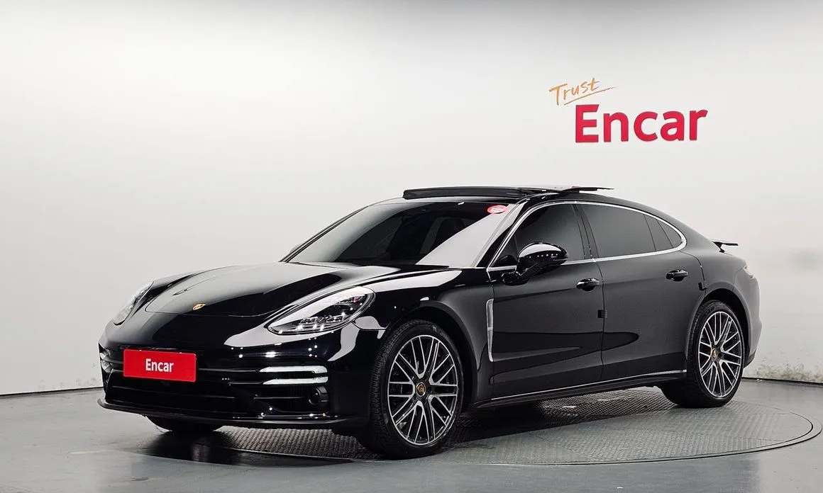 Porsche Panamera — фото 1