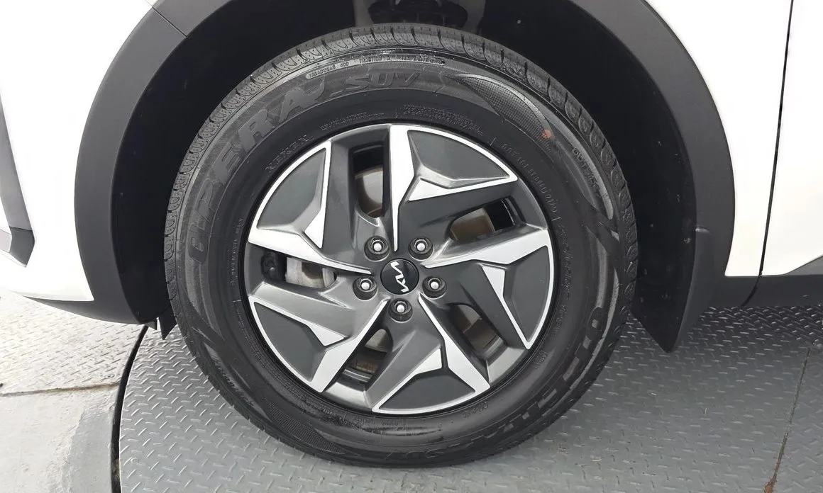Kia Sorento — фото 6