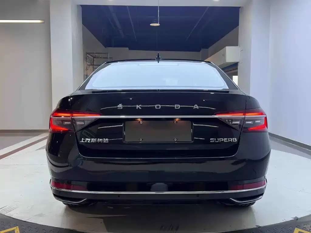 Skoda Superb — фото 6