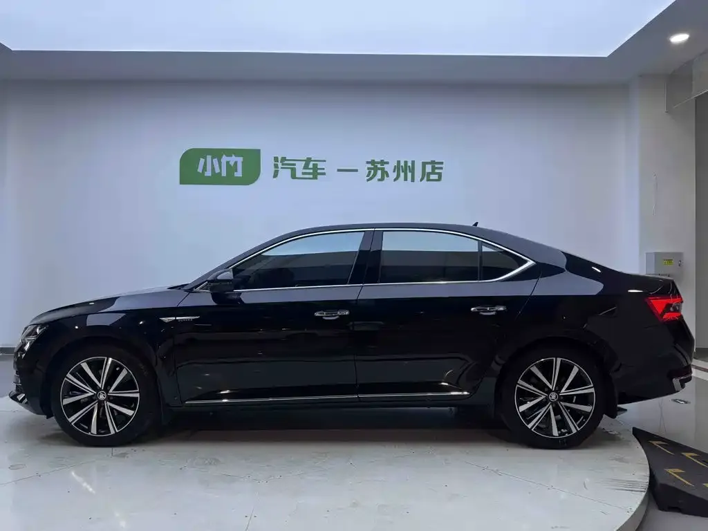 Skoda Superb — фото 7