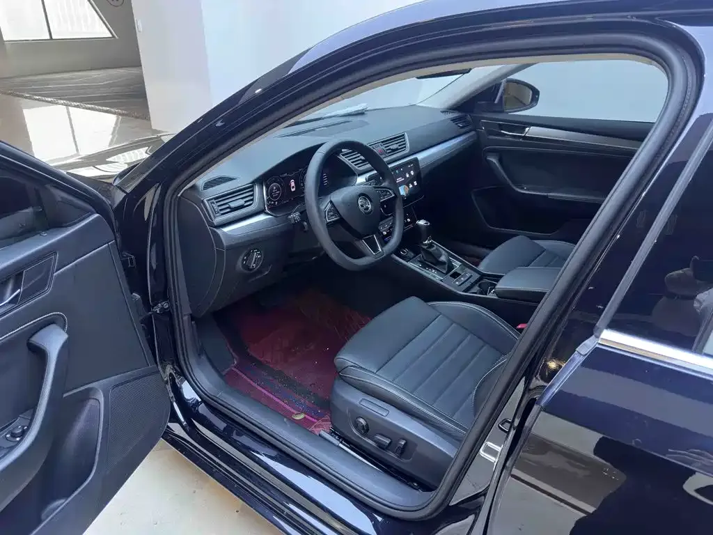 Skoda Superb — фото 3