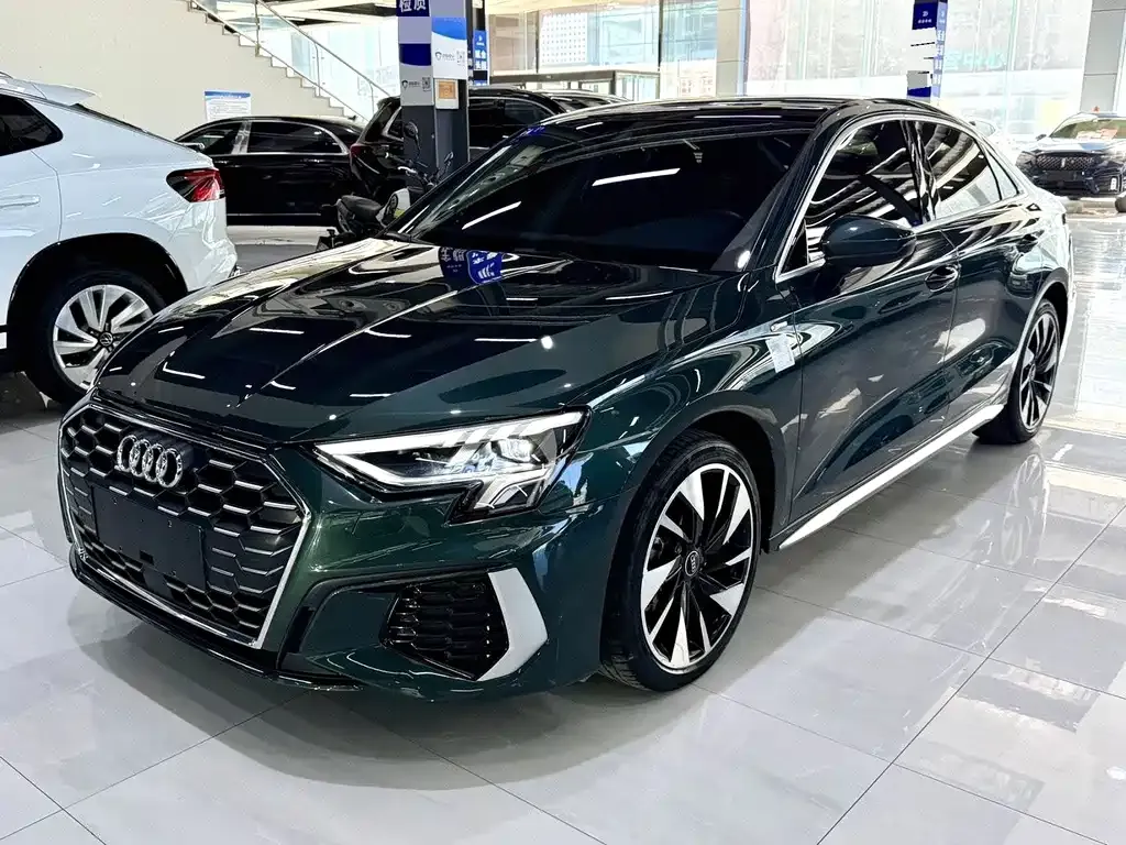 Audi A3 — фото 1