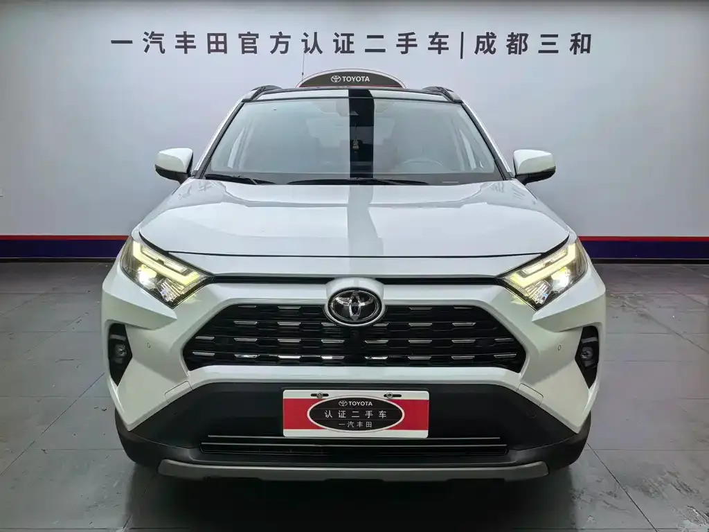 Toyota RAV4 — фото 3