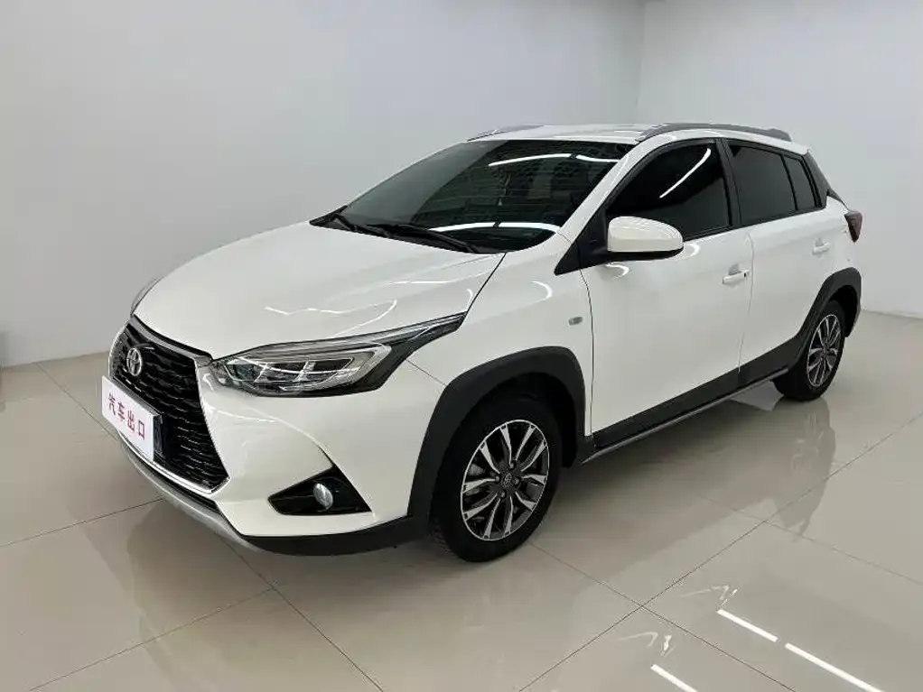 Toyota Yaris L — фото 1