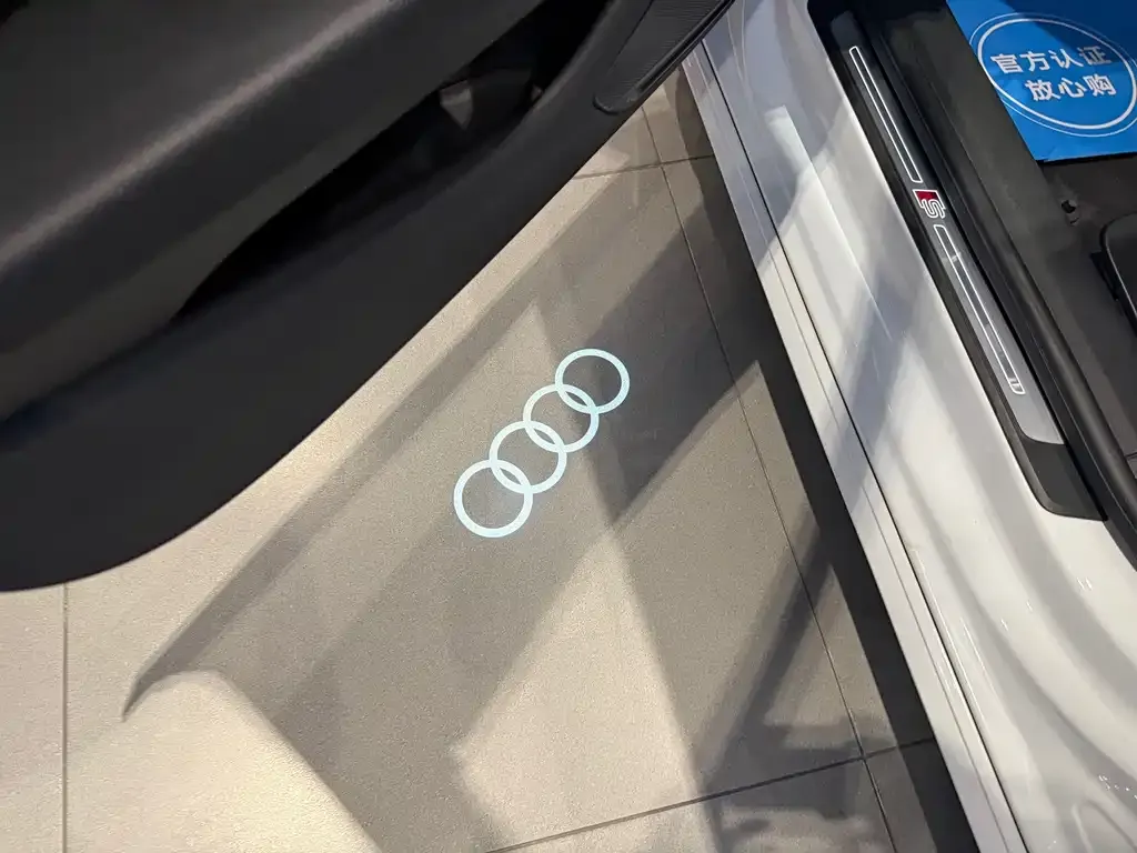 Audi A4L — фото 4